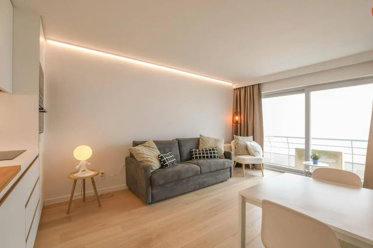 Studio Zwembad Met Frontaal Zeezicht Apartment Ostend Belgium